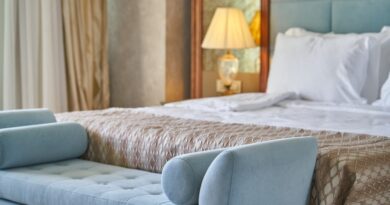 Tajemství hotelového povlečení: proč je vždy tak dokonale bílé Hotelový pokoj
